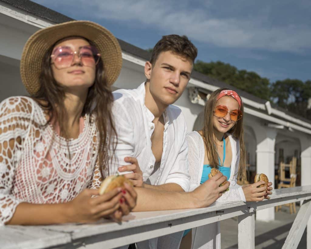 Coastal cool prep: How to elevate your summer style